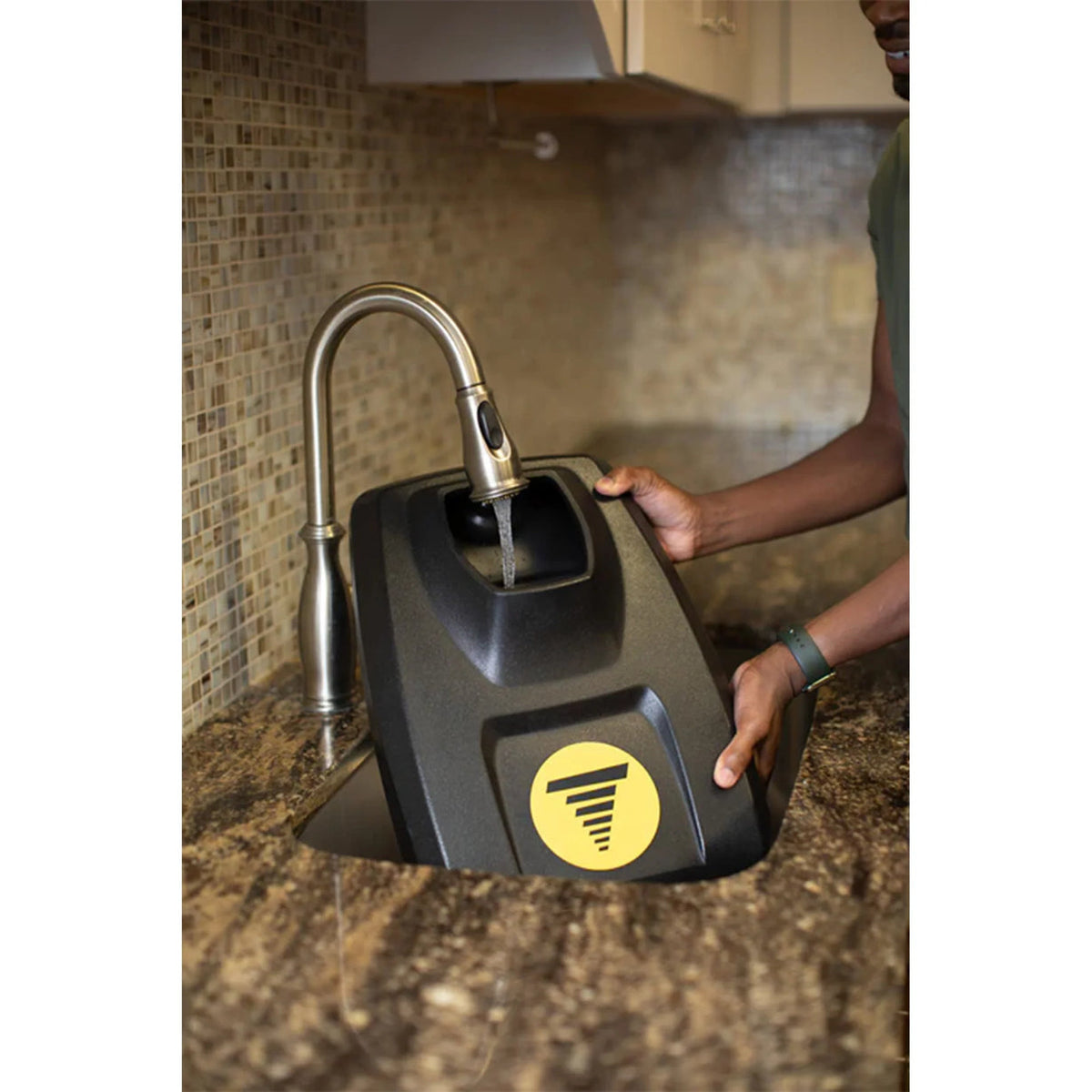 Tornado Vortex 18 Multi-Surface Scrubber