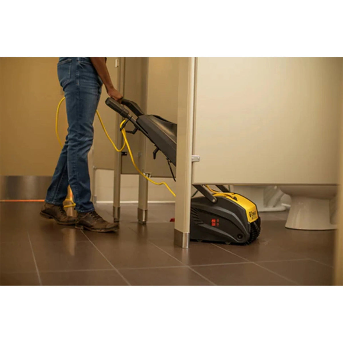 Tornado Vortex 18 Multi-Surface Scrubber