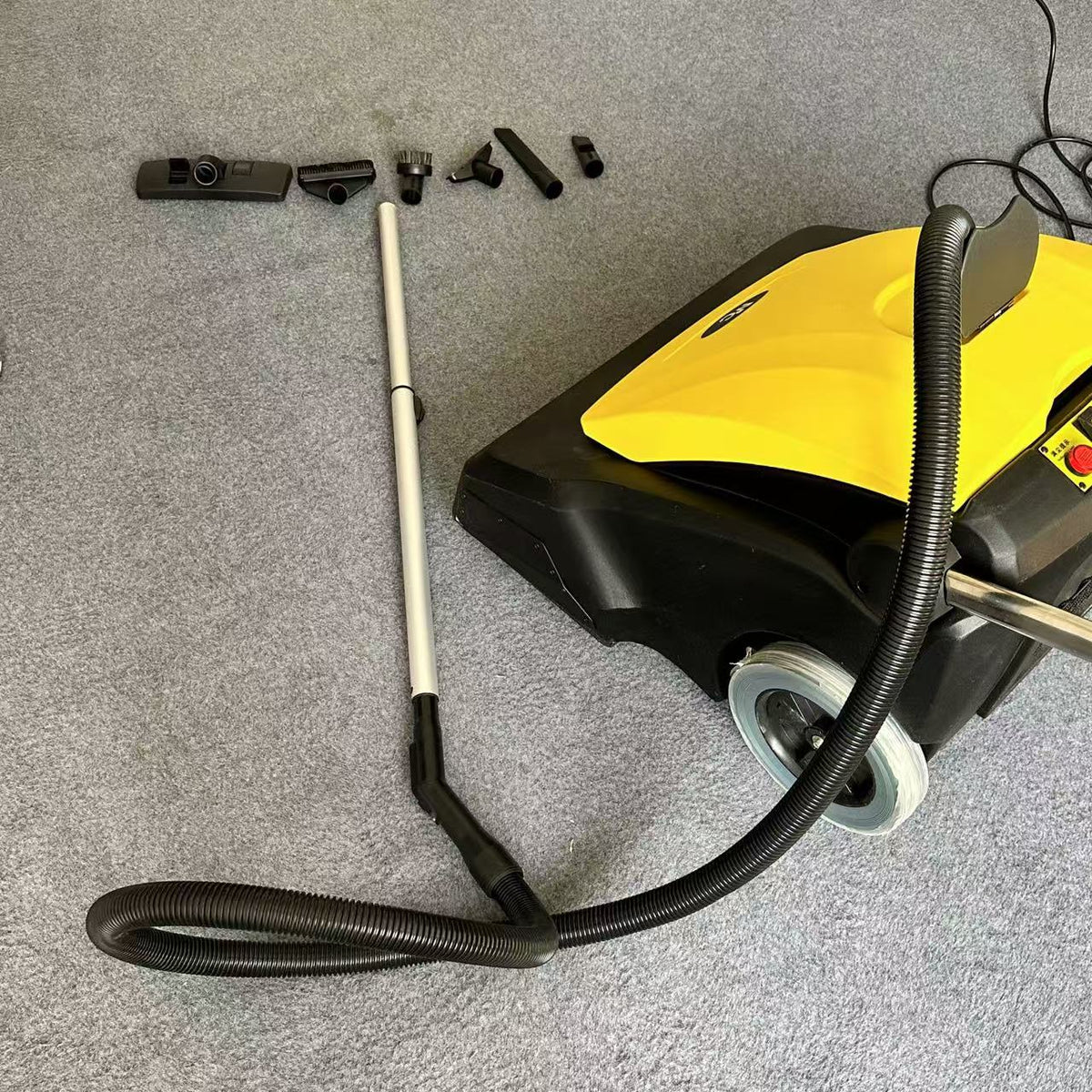 Wide 26&quot; Commercial Vacuum with Dual Brush rolls and Motors