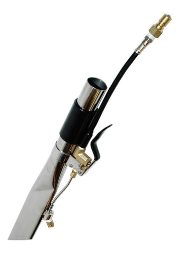 CREVICE TOOL WITH EXTERNAL SPRAY