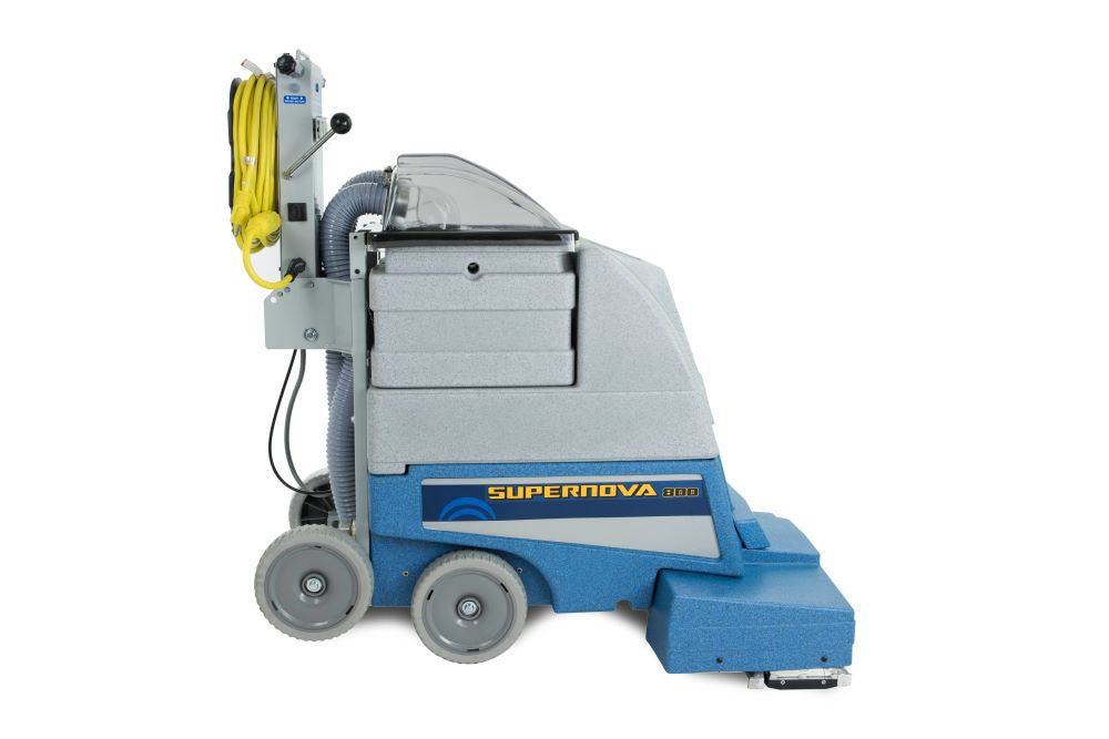 Self-contained carpet extractor